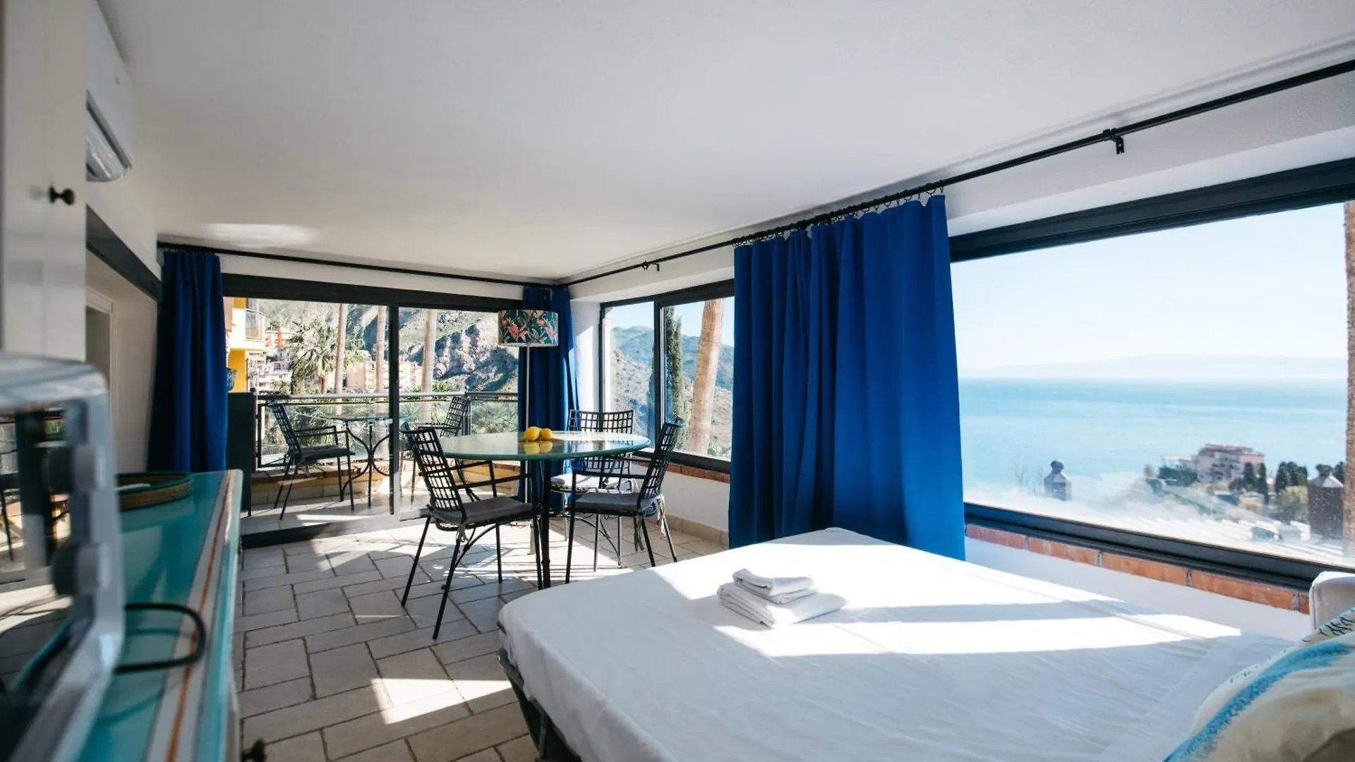 Bayview Apartment - Taormina Holidays